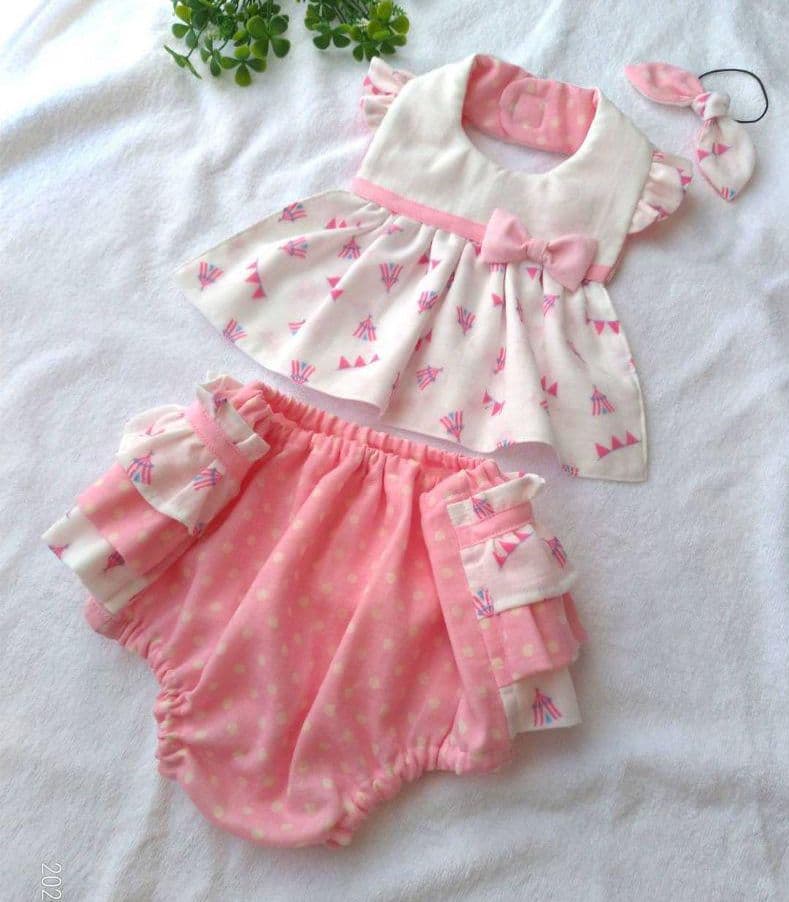 2点セット☆送料無料☆ピンクの水玉ボレロ風スタイ&ふりふりベビーパンツ