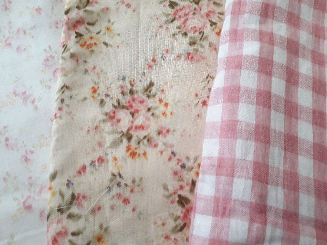 2点セット☆送料無料☆ピンクの水玉ボレロ風スタイ&ふりふりベビーパンツ