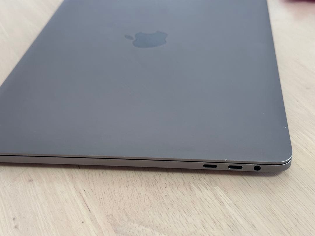 動作良品！MacBook Pro2019 Core i5•16GB •512GB