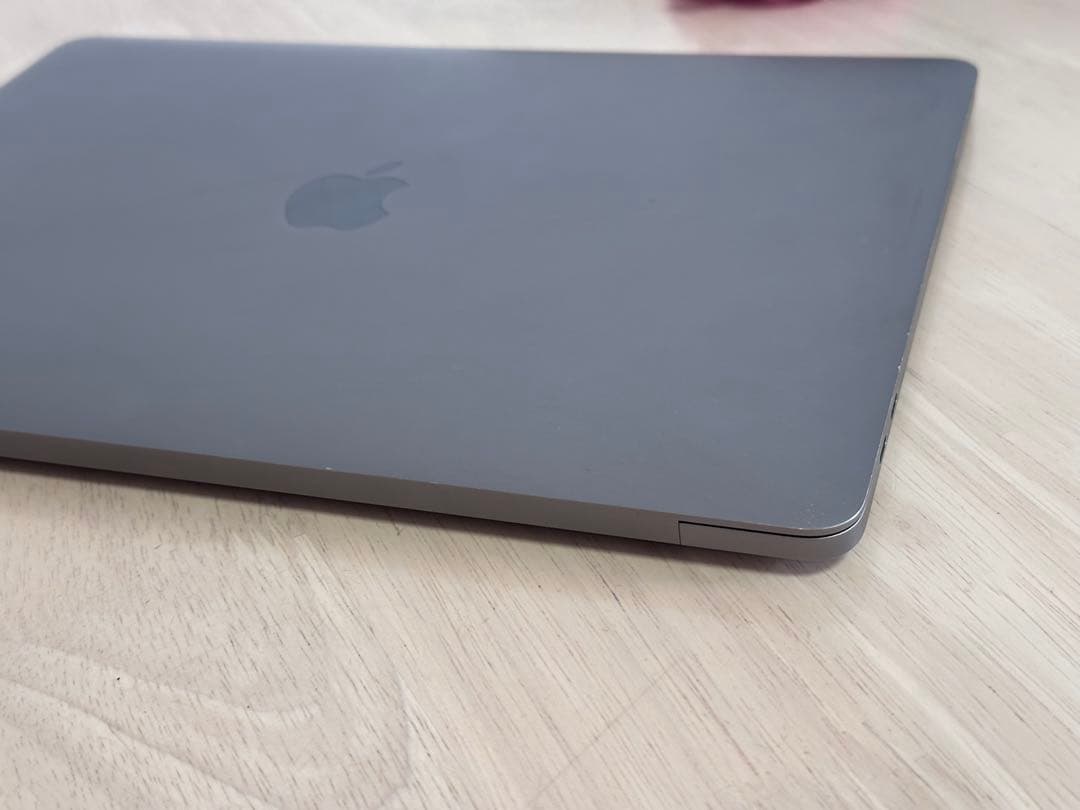 動作良品！MacBook Pro2019 Core i5•16GB •512GB