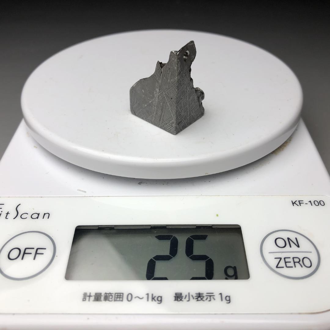 ムオニオナルスタ隕石　鉄隕石 メテオライト　外皮付き　ペンダントトップ