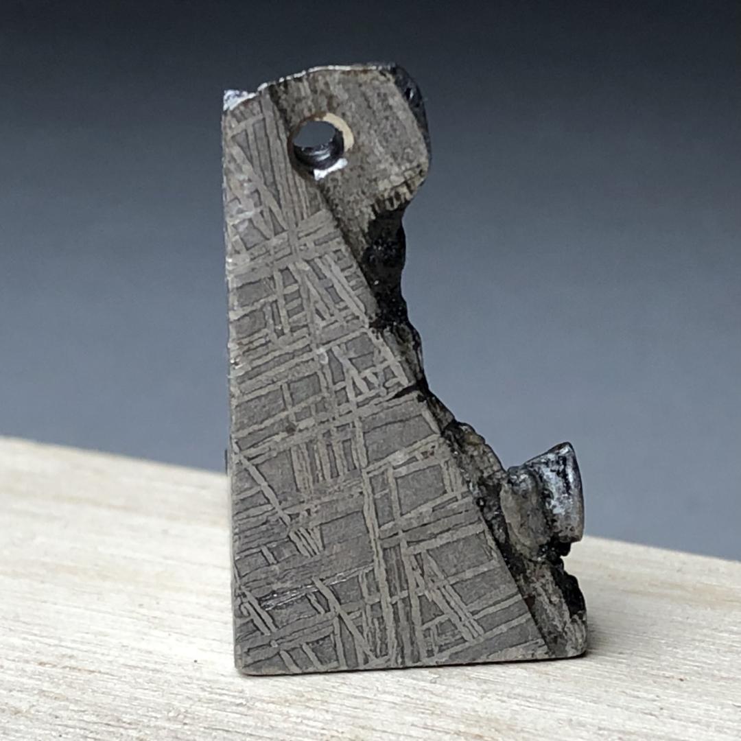 ムオニオナルスタ隕石　鉄隕石 メテオライト　外皮付き　ペンダントトップ