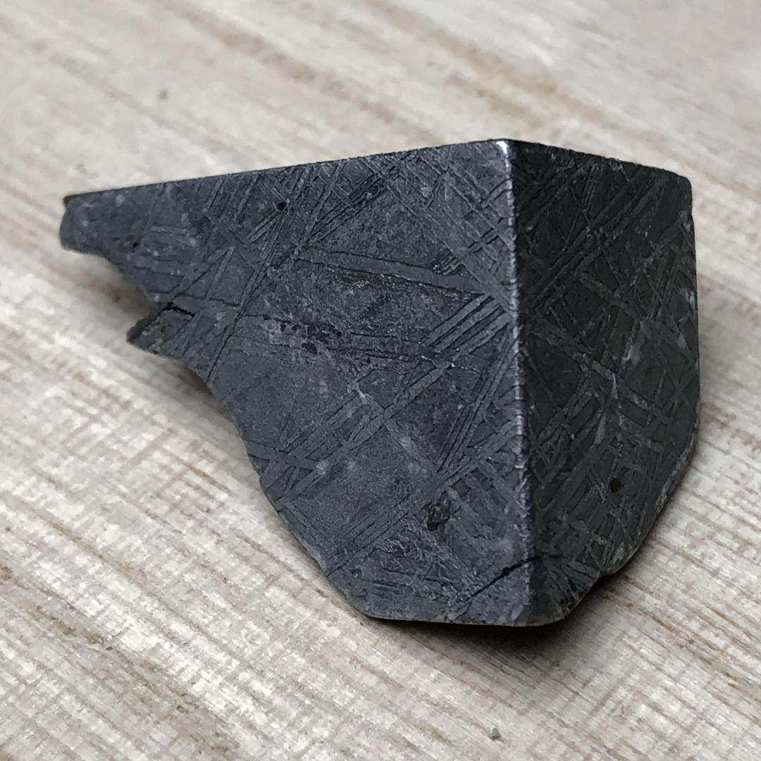 ムオニオナルスタ隕石　鉄隕石 メテオライト　外皮付き　ペンダントトップ