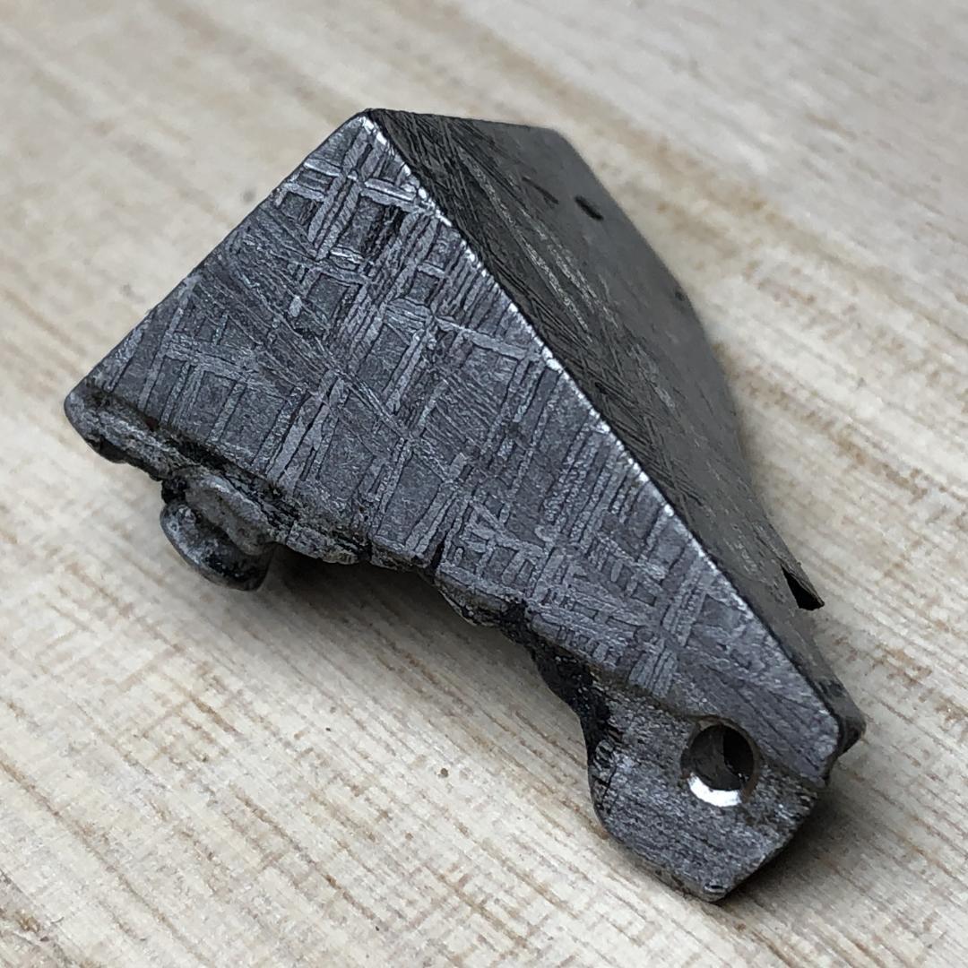 ムオニオナルスタ隕石　鉄隕石 メテオライト　外皮付き　ペンダントトップ