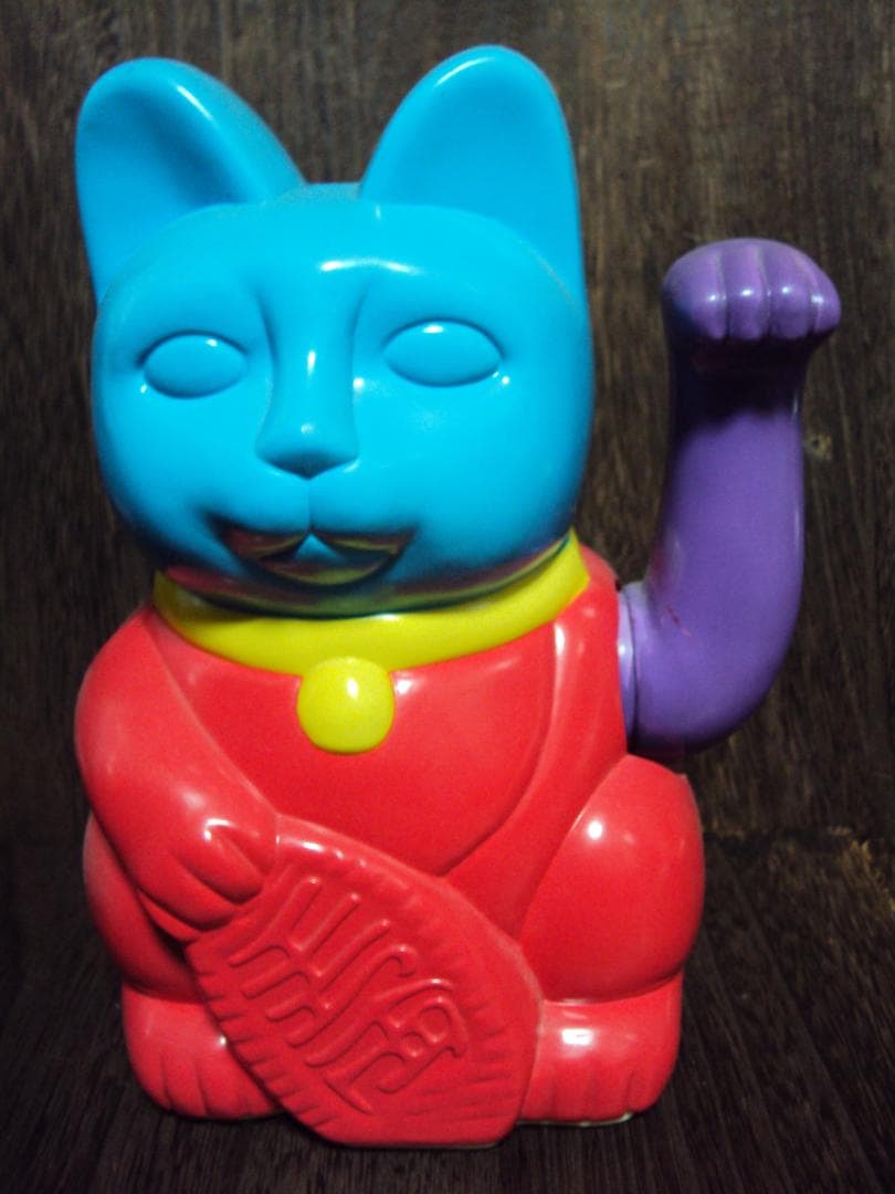 クレイジーパターン　招き猫　プラスチック　デザイナー作品