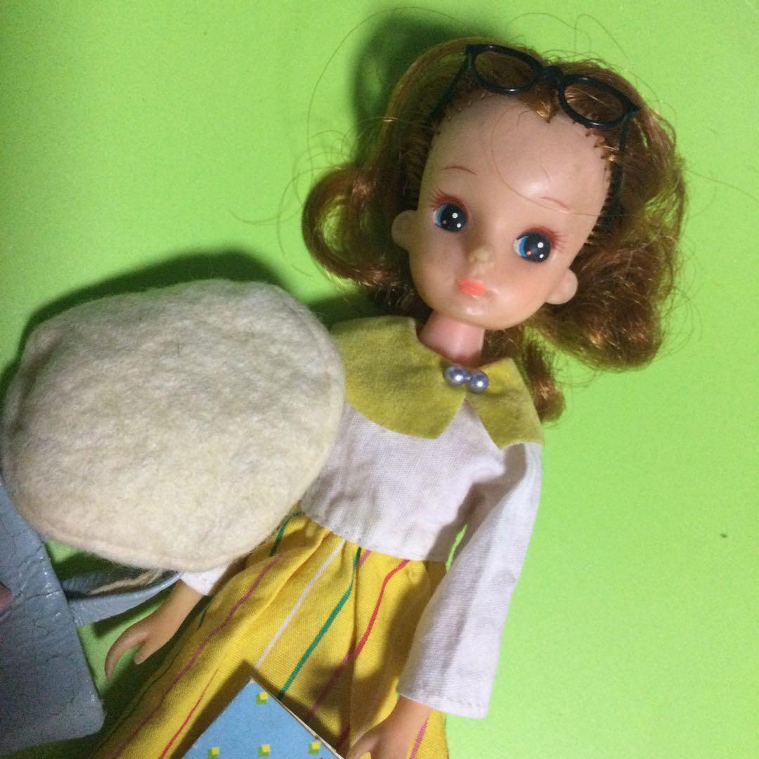 旧タカラ　2代目リカちゃん　秋の装い　昭和レトロ　スタンド付き