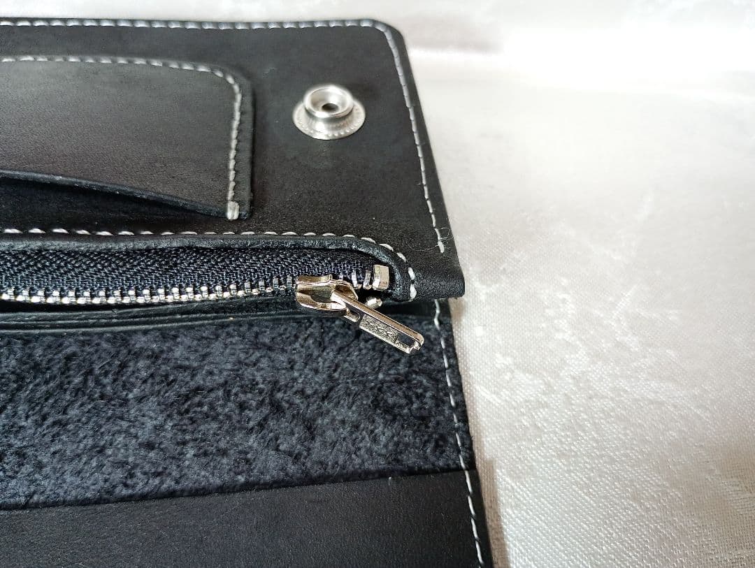 黒色　トラッカーウォレット　牛革　レザー　植物タンニン鞣し　三層二つ折り