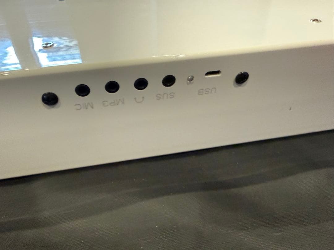 電子ピアノ61盤　軽量　キャリングケース付き