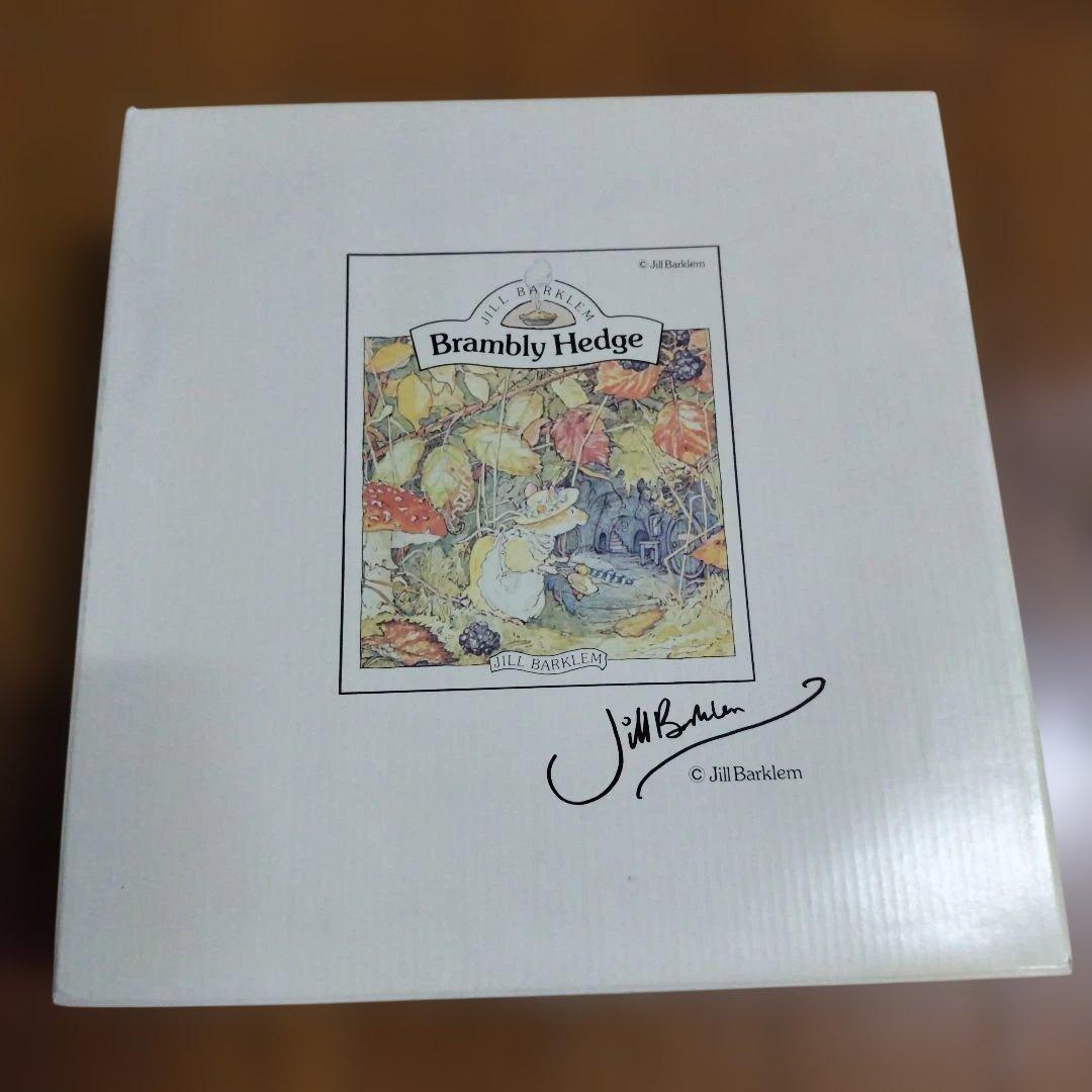 ブランベリーヘッジ 蓋付きホーロー容器