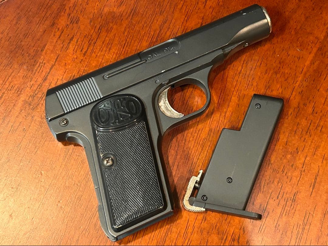 アカデミー　ブローニングM1910 エアコキ