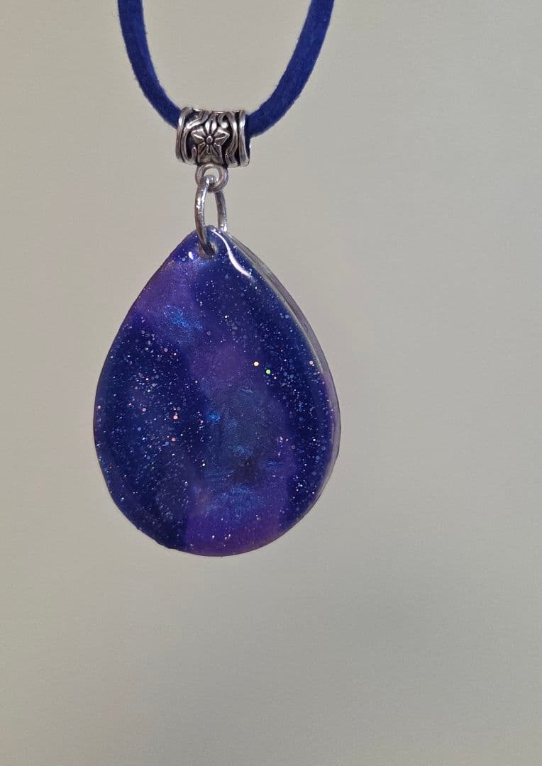 ドライフラワーレジンネックレス✨　素敵な色あい　　レジンネックレス