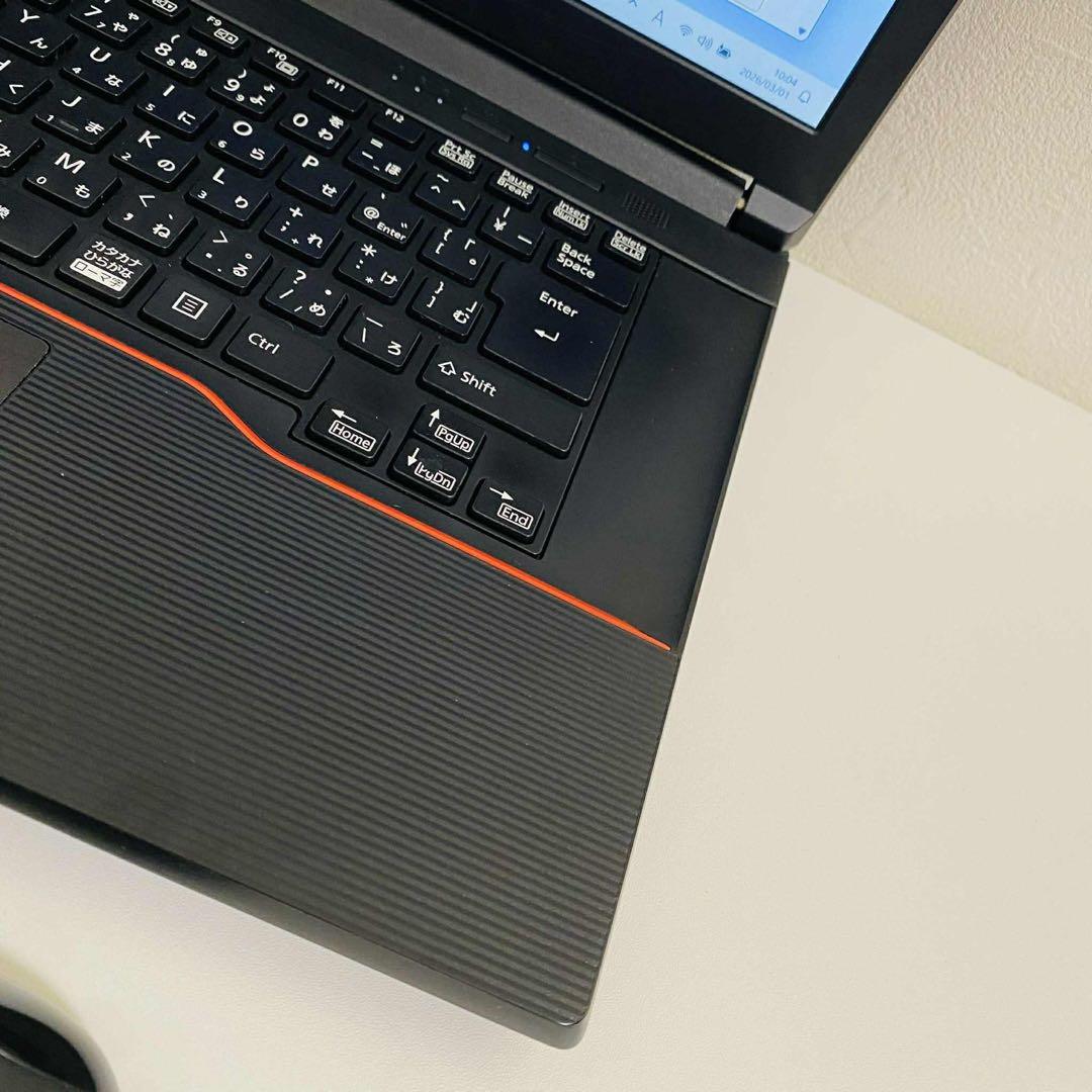 Y113 Fujitsuノートパソコンi5高速SSDサクサクWindows11