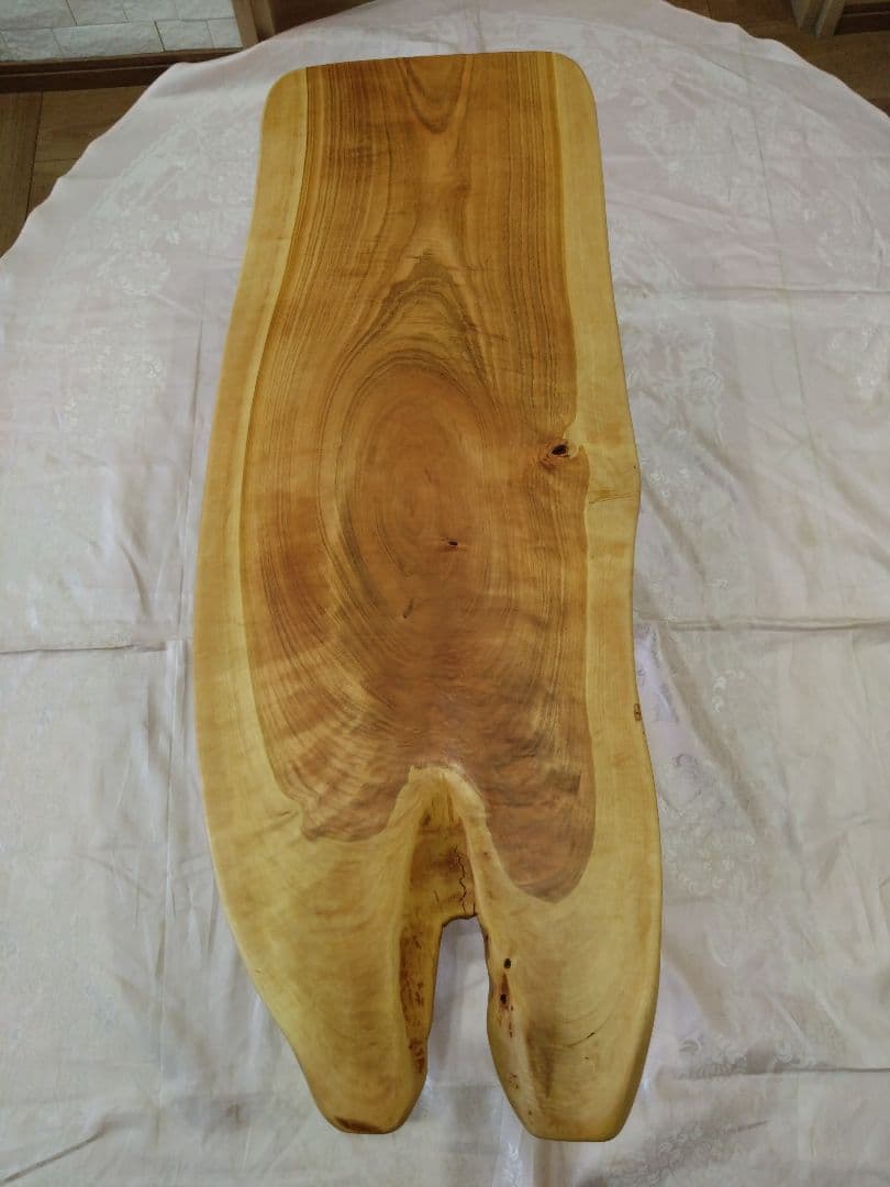 桜の木のベンチ92　ローテーブルにもいかがですか　桜の杢目が大変綺麗な耳付板