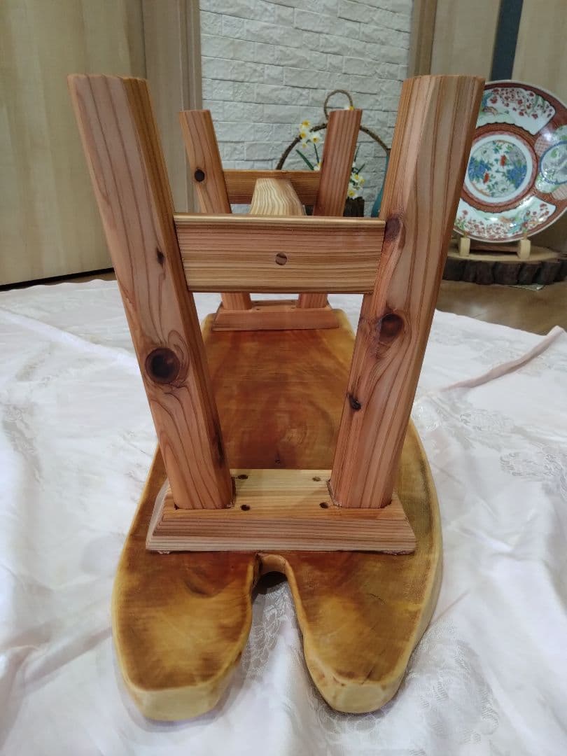 桜の木のベンチ92　ローテーブルにもいかがですか　桜の杢目が大変綺麗な耳付板