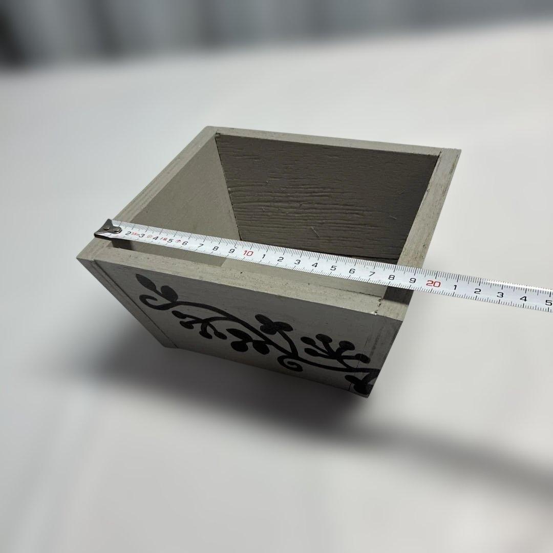 木製プランターに寄せ植え　ギャザリング