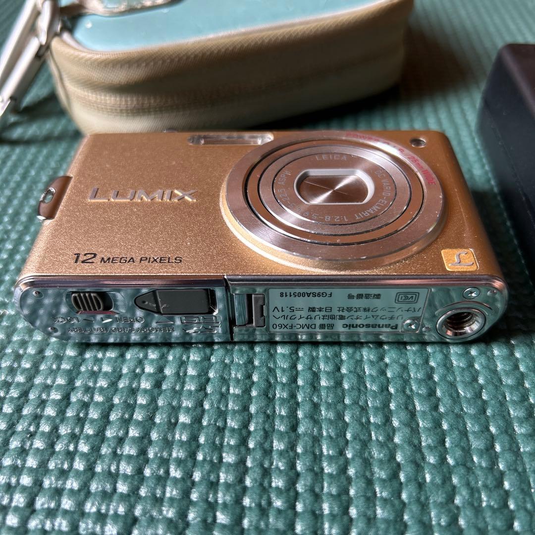 Panasonic LUMIX カメラ　DCM-FX60 中古品
