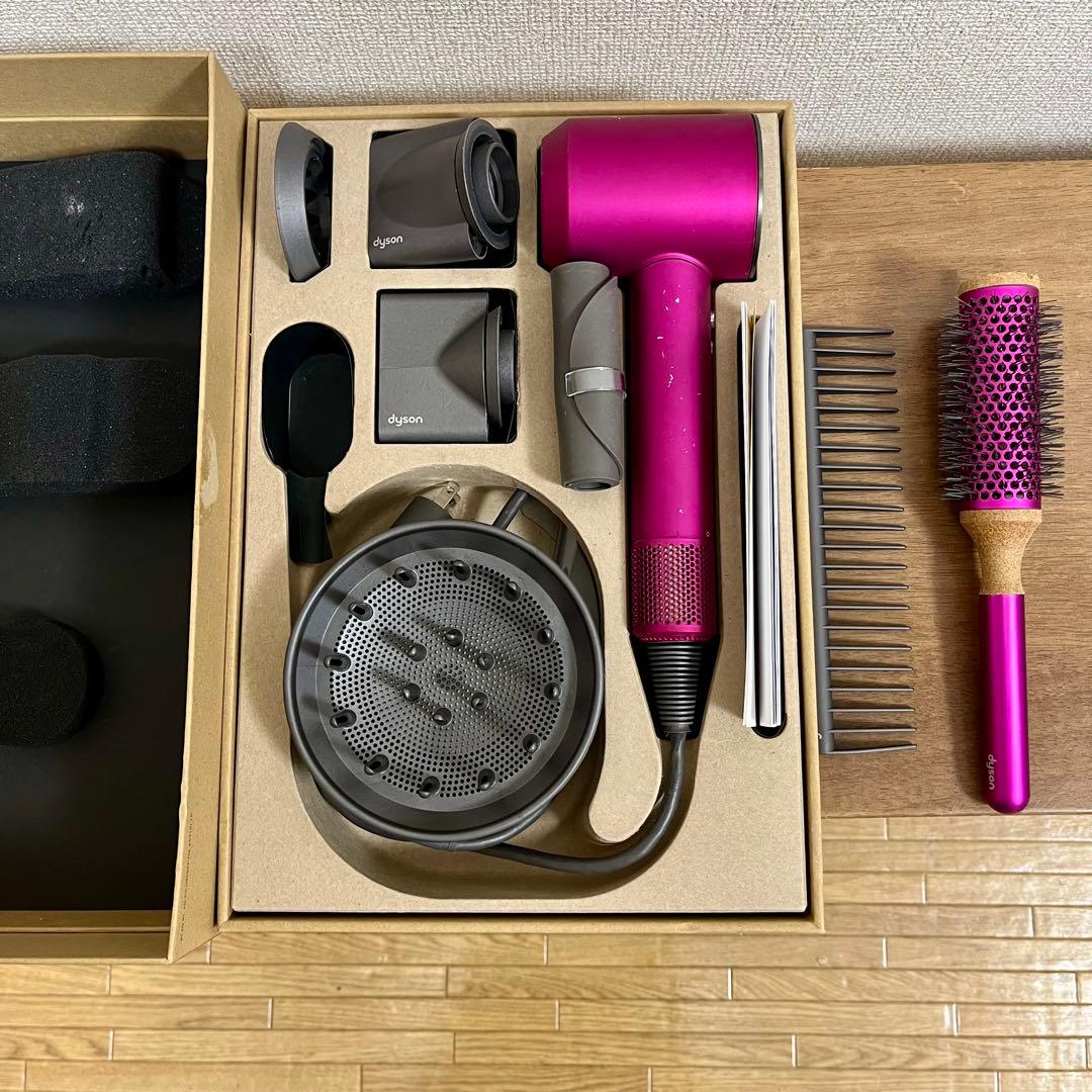 マ*イ様 【限定カラー】【フルセット＋スタイリングセット】Dyson HD03