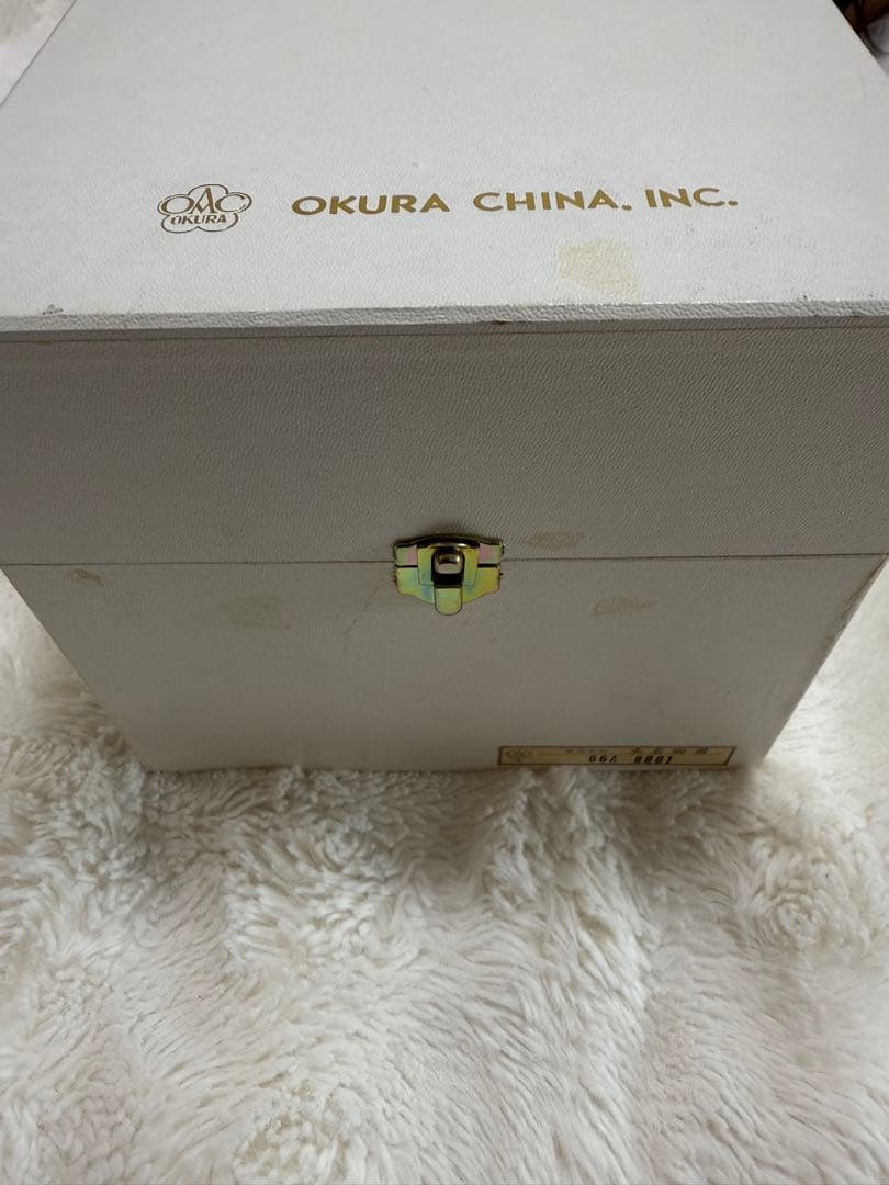 OKURA CHINA 青い花の花瓶　高さ28cm程度