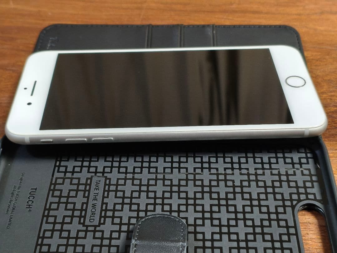 ​【容量100%】iPhone 8 Plus 64GB シルバー（SIMフリー）