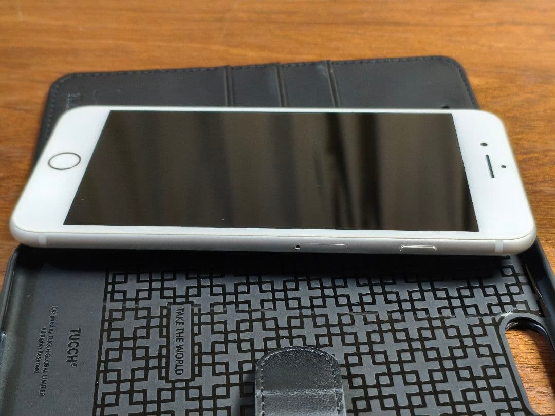 ​【容量100%】iPhone 8 Plus 64GB シルバー（SIMフリー）