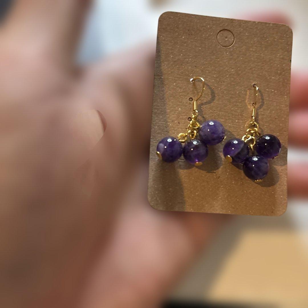 アメジストのピアスたん！３つついてる！綺麗！