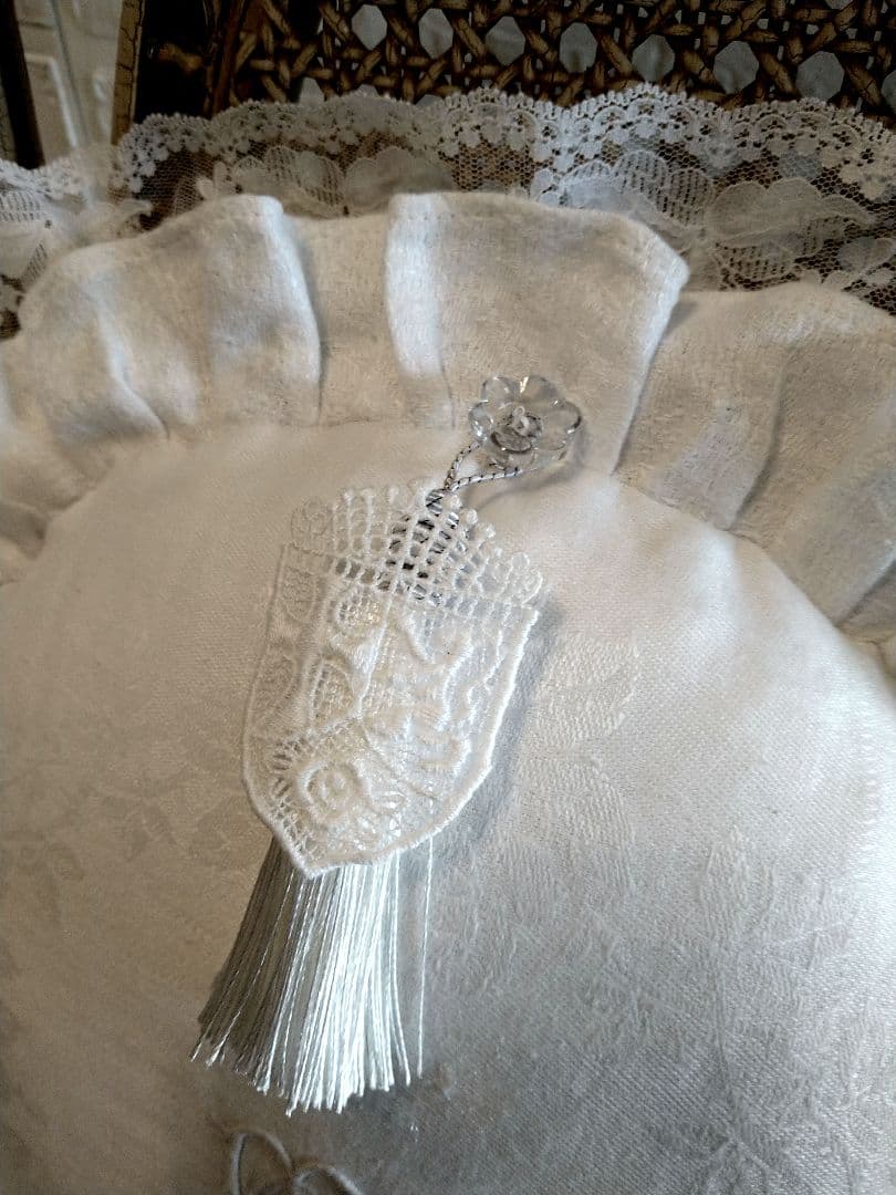 coron※フランスアンティーク　ロゴ刺繍　 ダマスク織　クッション