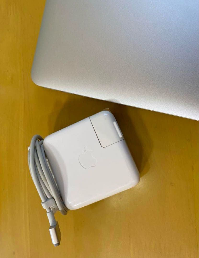 MacBook Air 11 inch本体　純正ケーブル