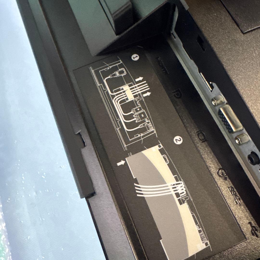 DELL P2418HT 23.8インチモニター　　ディスプレイ