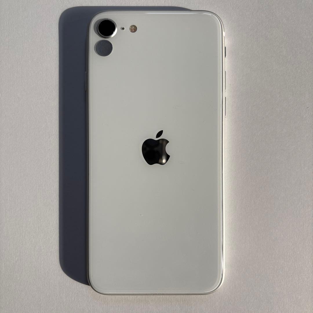 iPhone SE (第2世代) SIMロック解除　初期化済みバッテリー81%