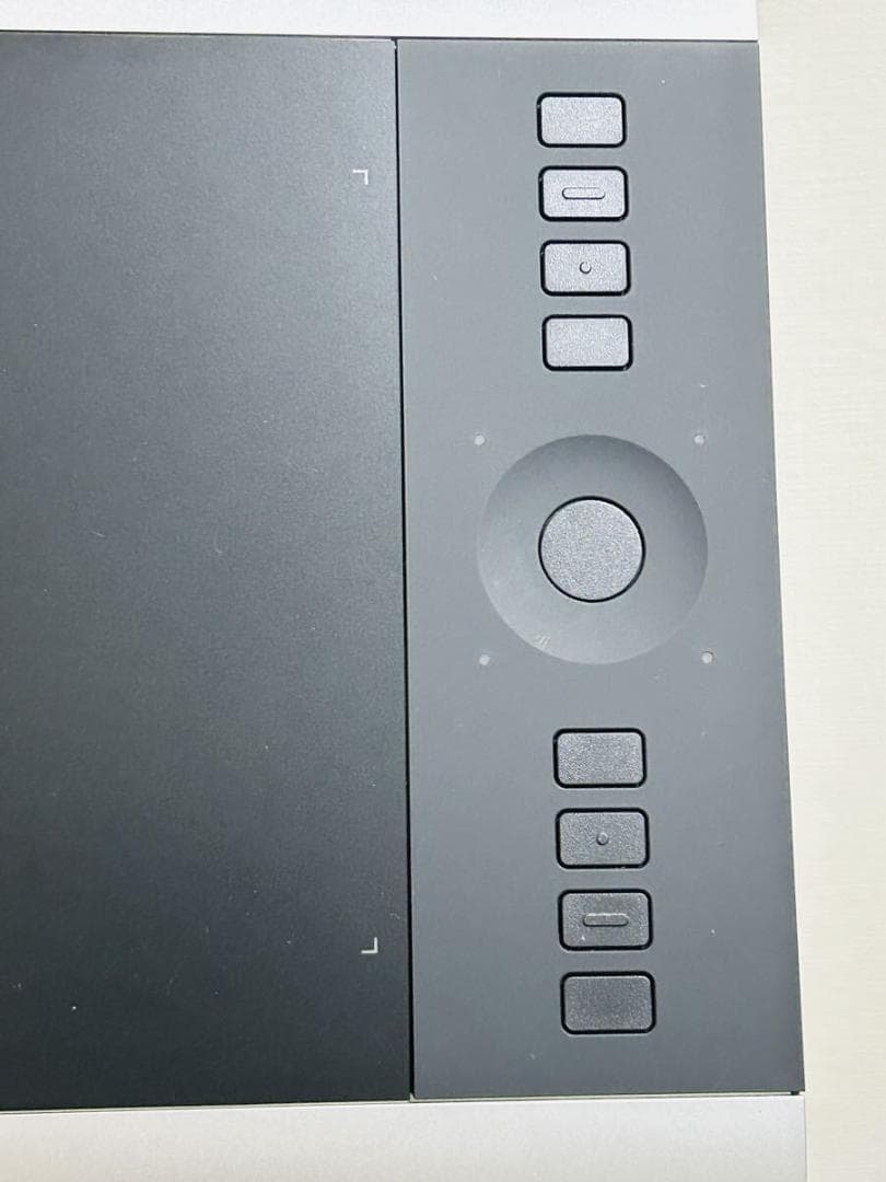 ★送料無料★Wacom Intuos Pro medium PTH-651/S★