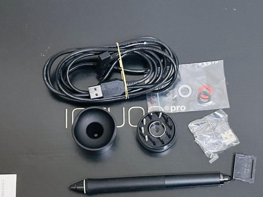 ★送料無料★Wacom Intuos Pro medium PTH-651/S★