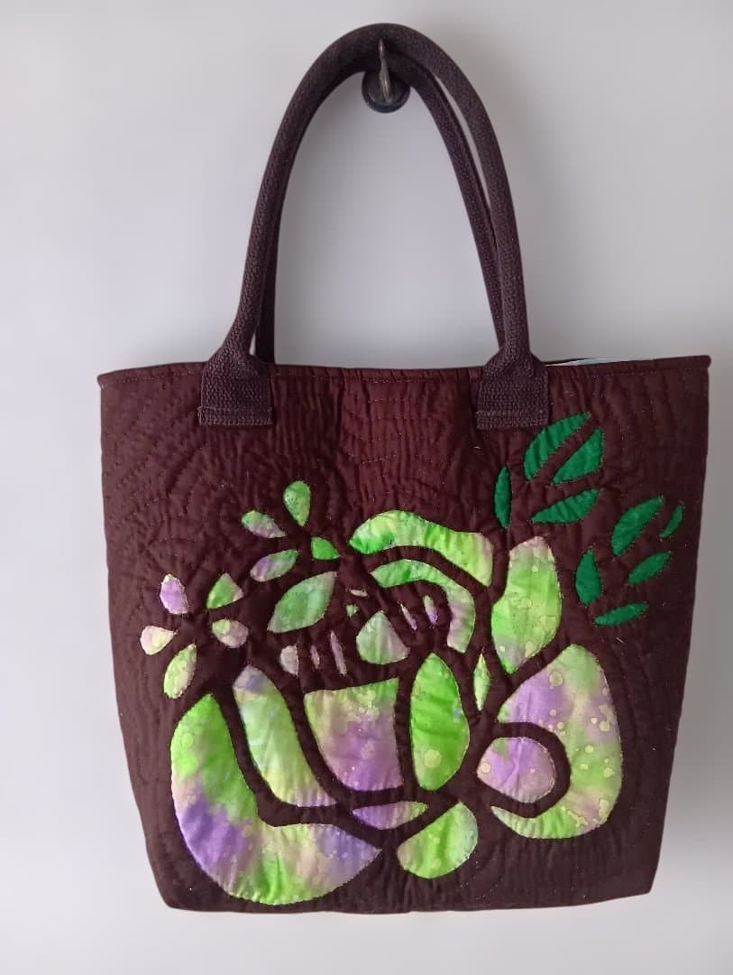 ハワイアンバック　ハンドメイド 茶色のトートバッグ