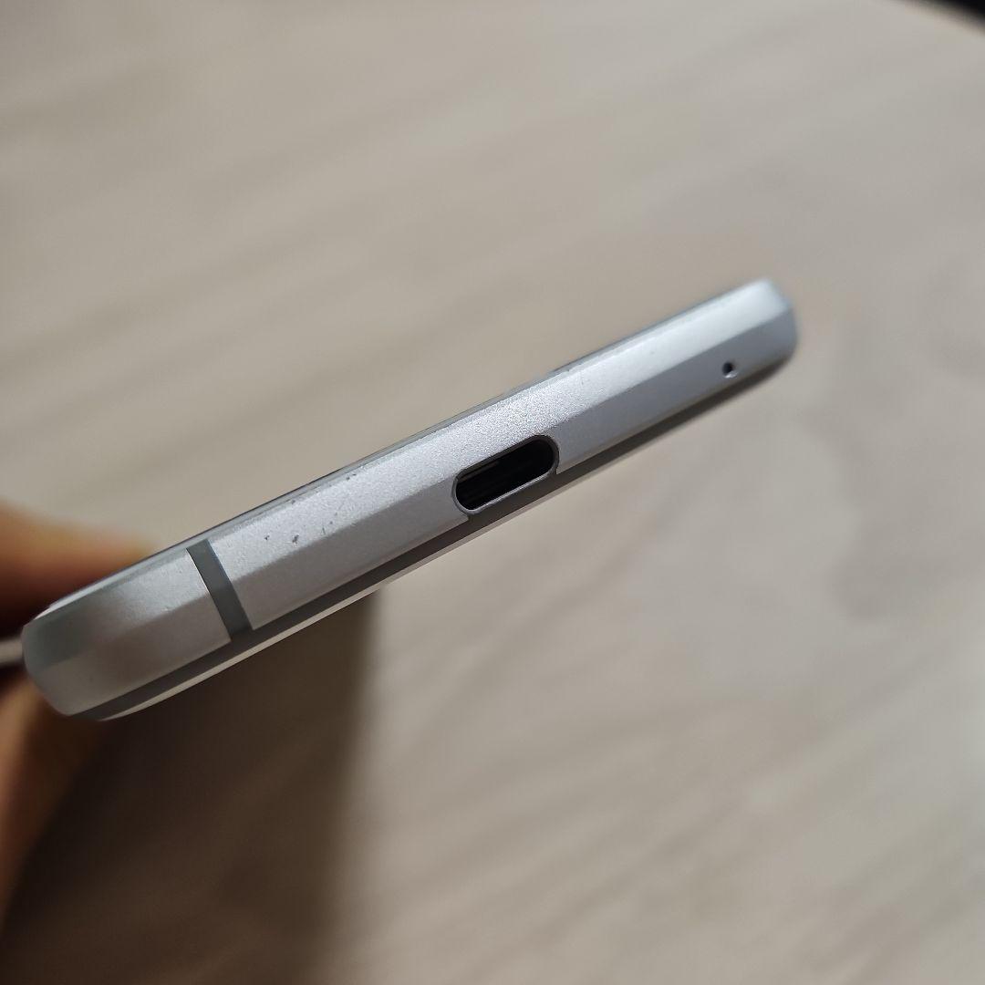 AQUOS sense3 lite 本体