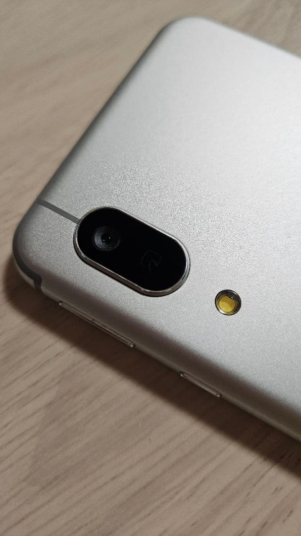 AQUOS sense3 lite 本体