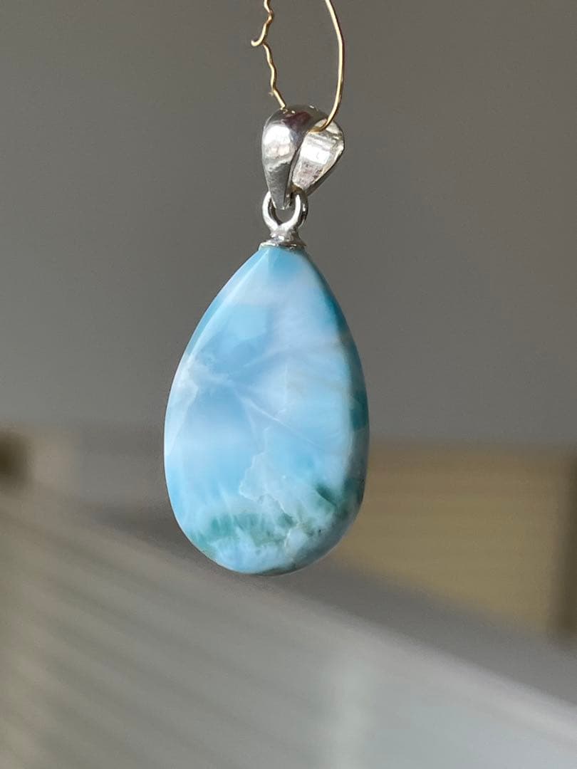 天然石☆品質良し！ラリマーしずく型ペンダントップ☆スカイブルー＆模様が綺麗！