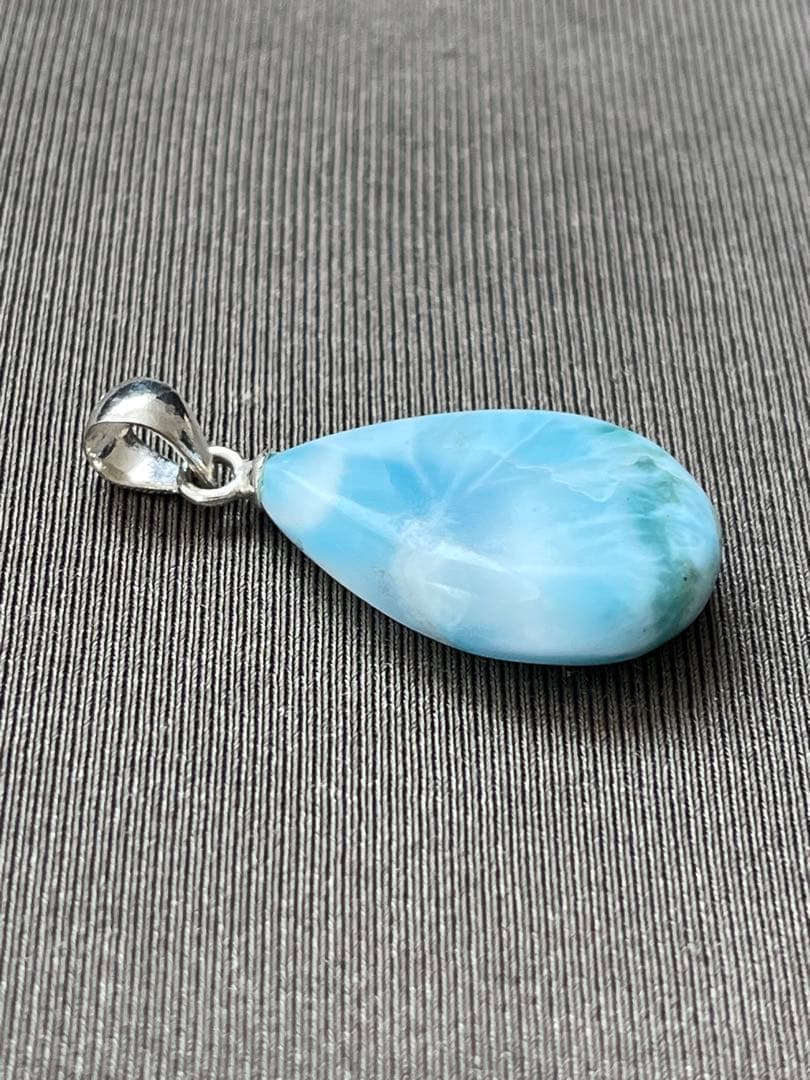 天然石☆品質良し！ラリマーしずく型ペンダントップ☆スカイブルー＆模様が綺麗！