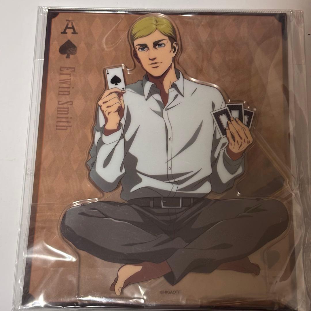 新品】　進撃の巨人　アクリルスタンド　リヴァイ　ハンジ　エルヴィン　トランプ