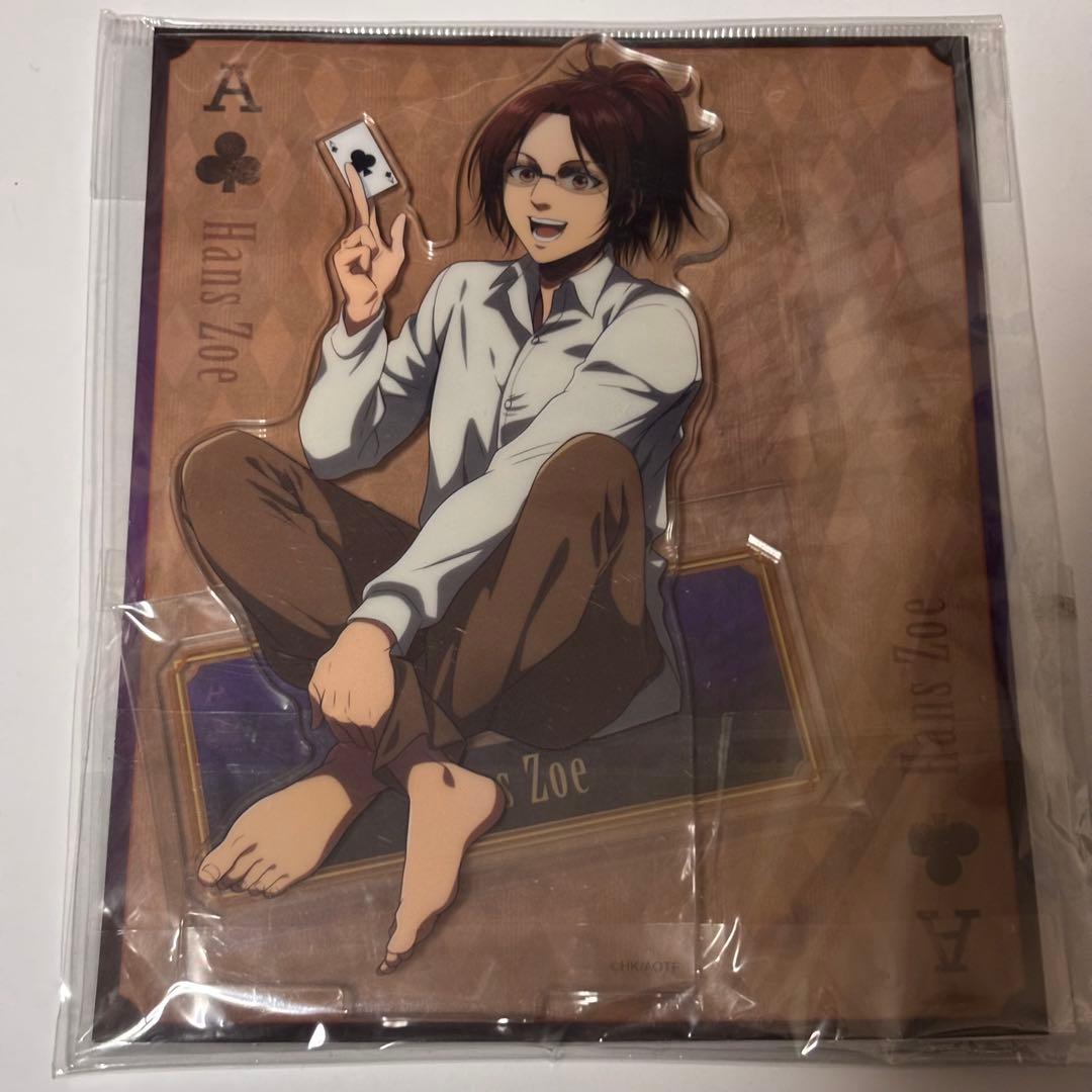新品】　進撃の巨人　アクリルスタンド　リヴァイ　ハンジ　エルヴィン　トランプ