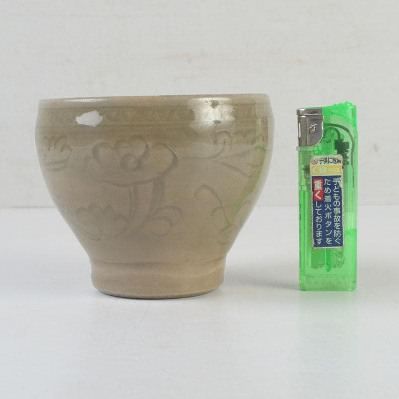 中国　龍泉窯　青磁　印刻花文　茶碗　V　9984