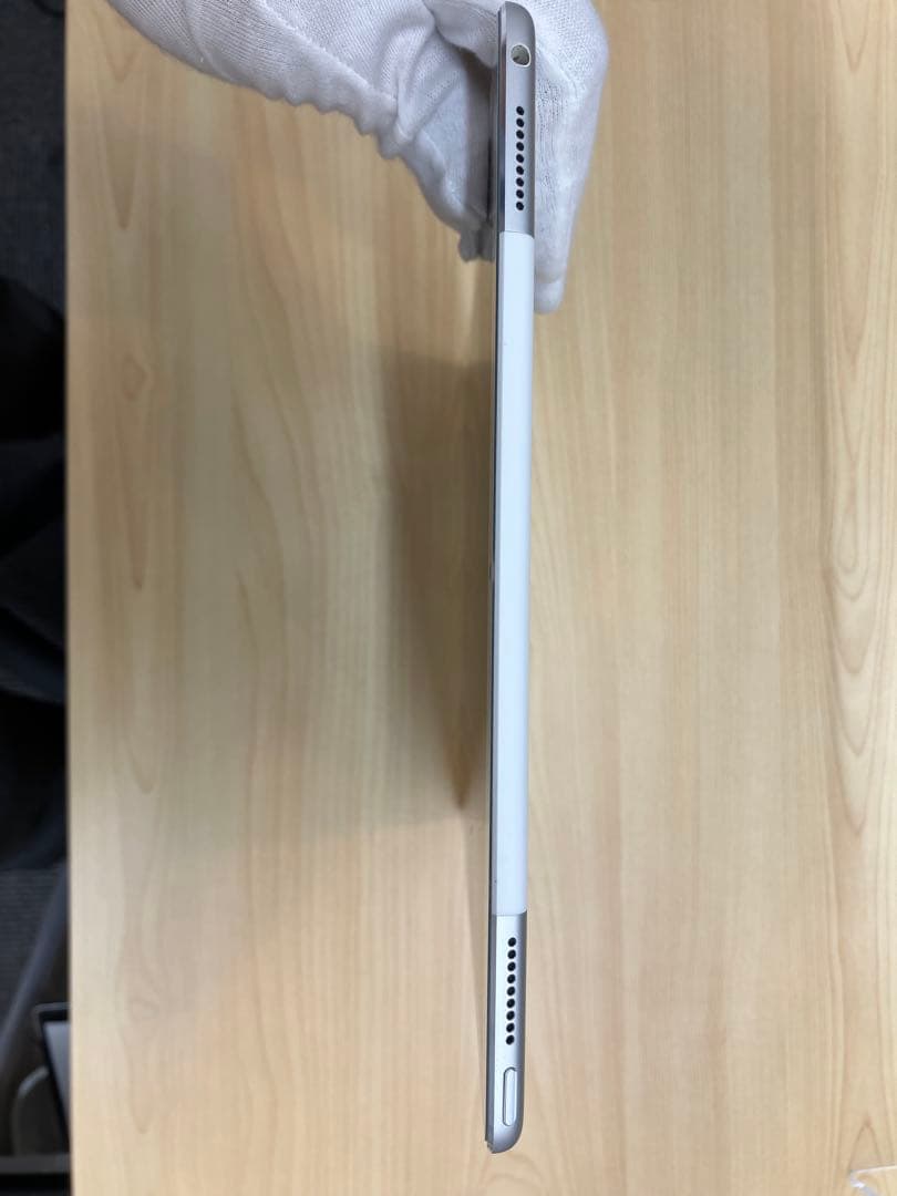 ホワイト iPad Pro本体