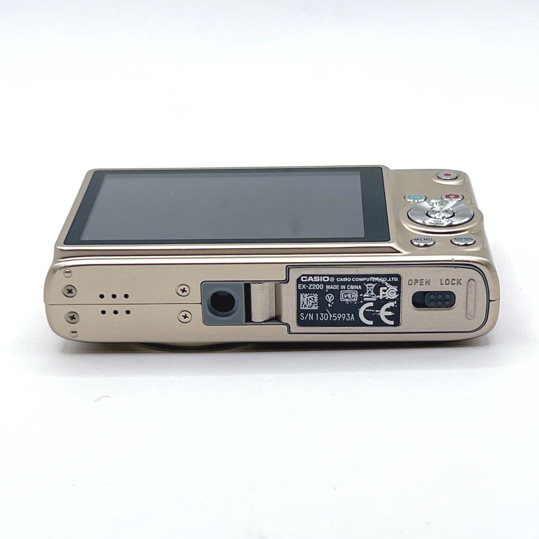 【極美品】 CASIO EXILIM EX-Z200 デジカメ　ゴールド