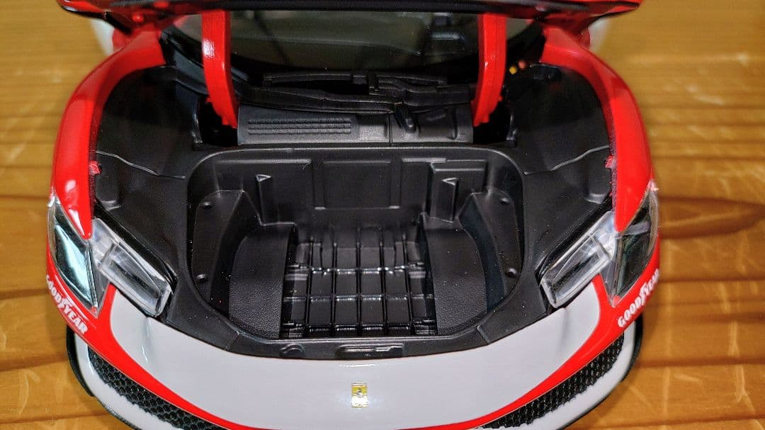 1/18　カスタム　ブラーゴ　フェラーリ　296GTBアセットフィオラノ　箱付