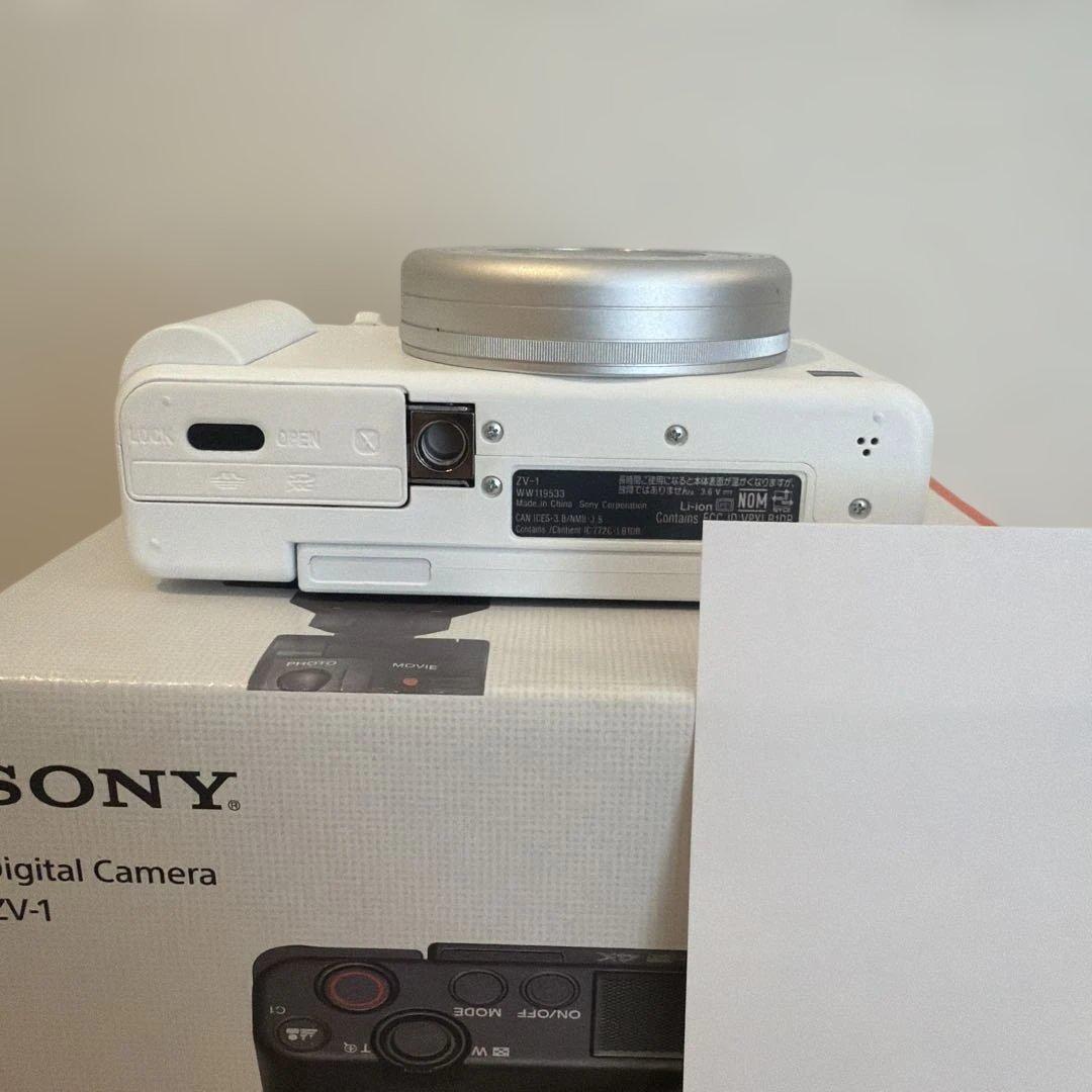 SONY ZV-1【ホワイト】 箱あり バッテリー付 室内使用のみ 美品