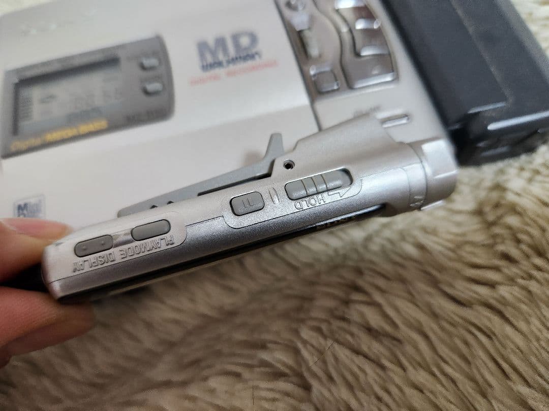 美品　ソニー　MD ウォークマン　MZ−R50