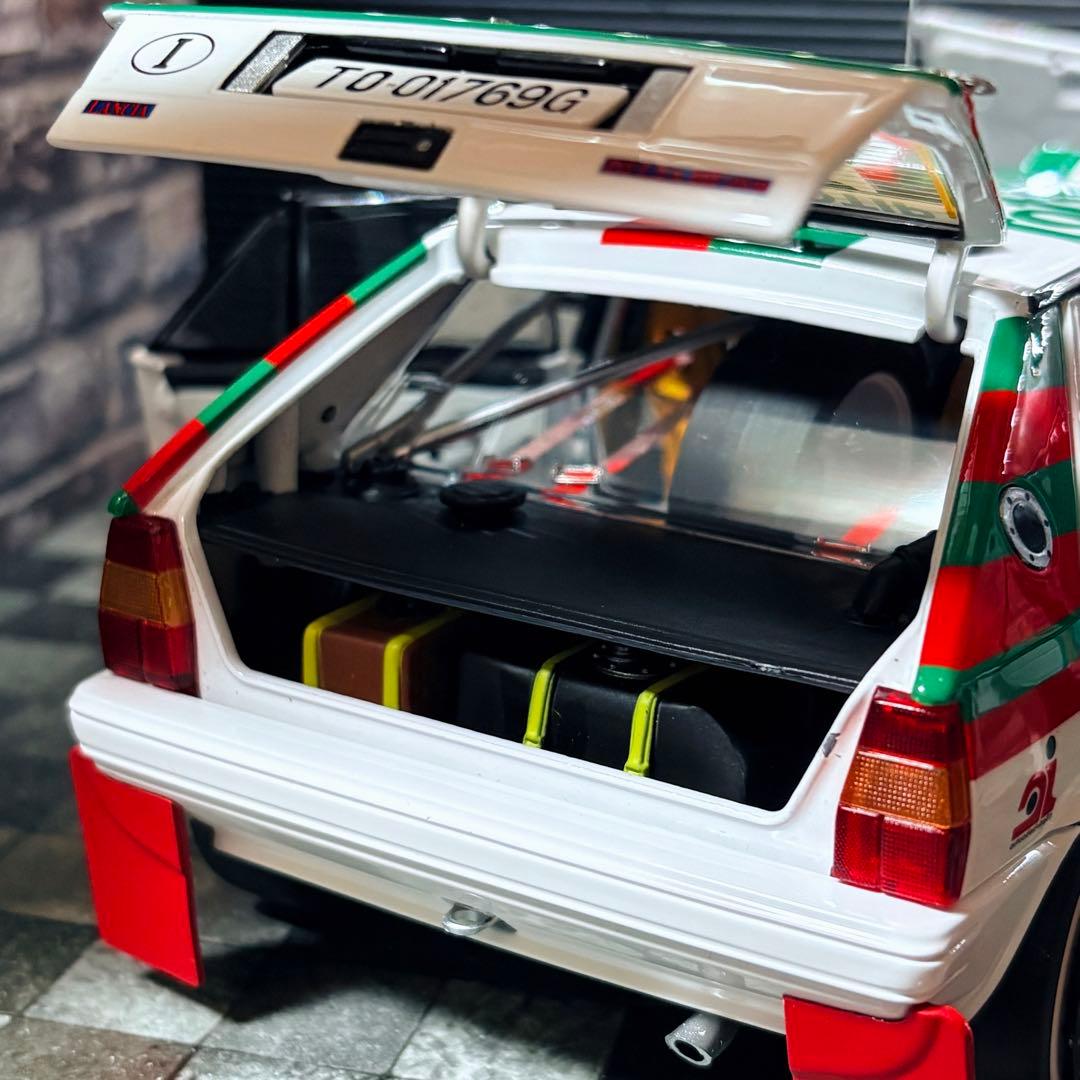 1/18 京商 ランチア デルタ HF 4WD Team totip 1987
