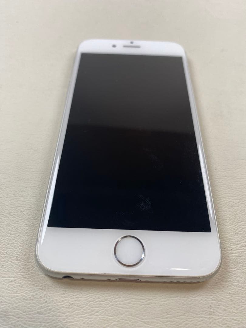 iPhone6 シルバー　SIMロックau 95%