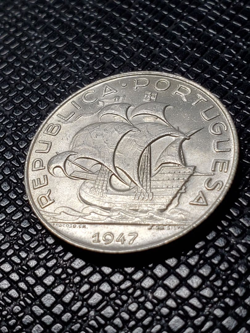 1535.　未使用　銀貨　1947年　ポルトガル　キャラベル船　5ドル　