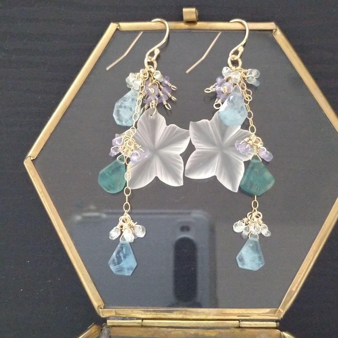 フラワーカービング祭り♡フロスト加工.フラワーカービングのクリスタルクオーツ➂