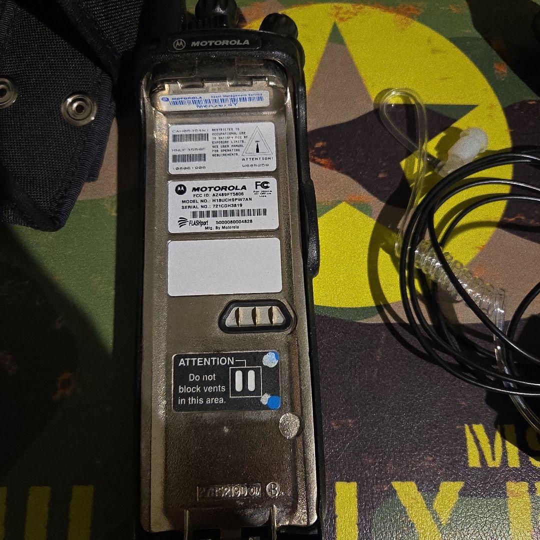 モトローラXTS5000通電済み　美人