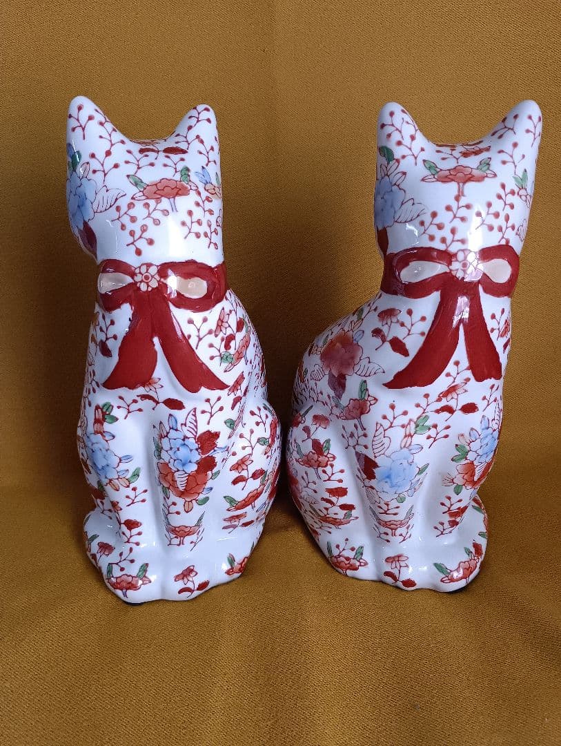 見返り猫　赤絵 ペア2匹セット